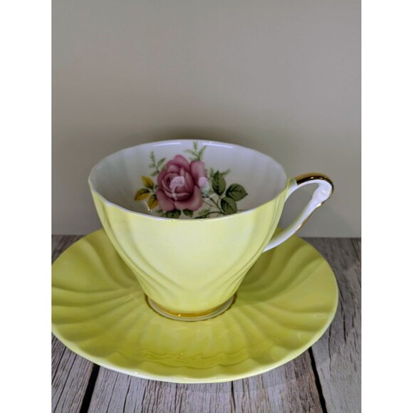 VTG Yellow Fine Bone China Teacup and Saucer Set With Pink Rose Made in England - Picture 2 of 7